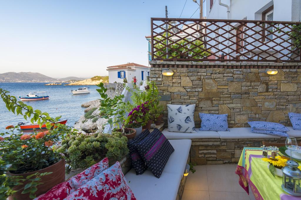 Eftopia Beachfront 2-Bedrooms Apartment Kokkari Eksteriør billede